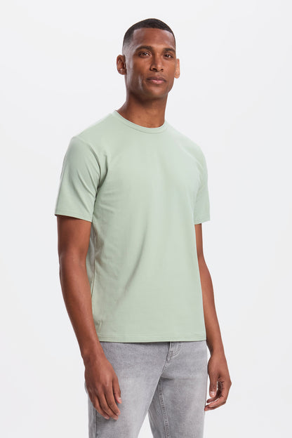 THE ESSENTIAL T-SHIRT