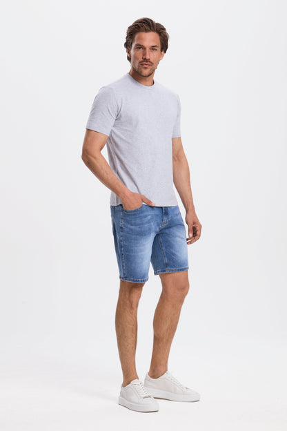 THE ESSENTIAL T-SHIRT