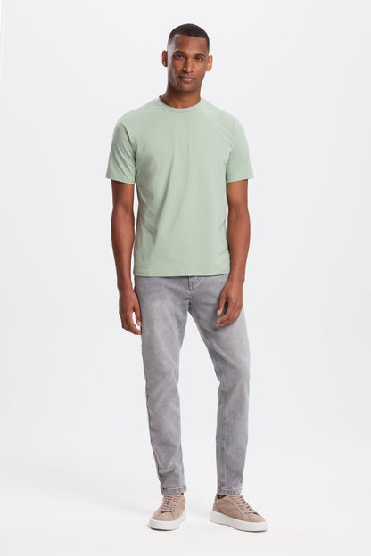 THE ESSENTIAL T-SHIRT