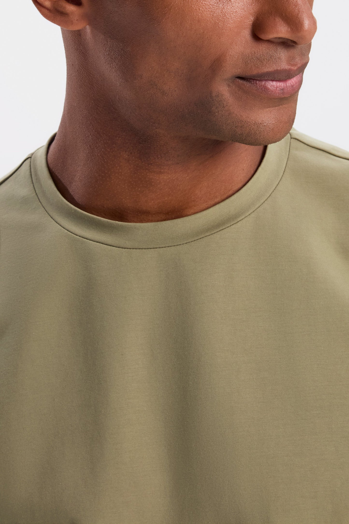 THE ESSENTIAL T-SHIRT