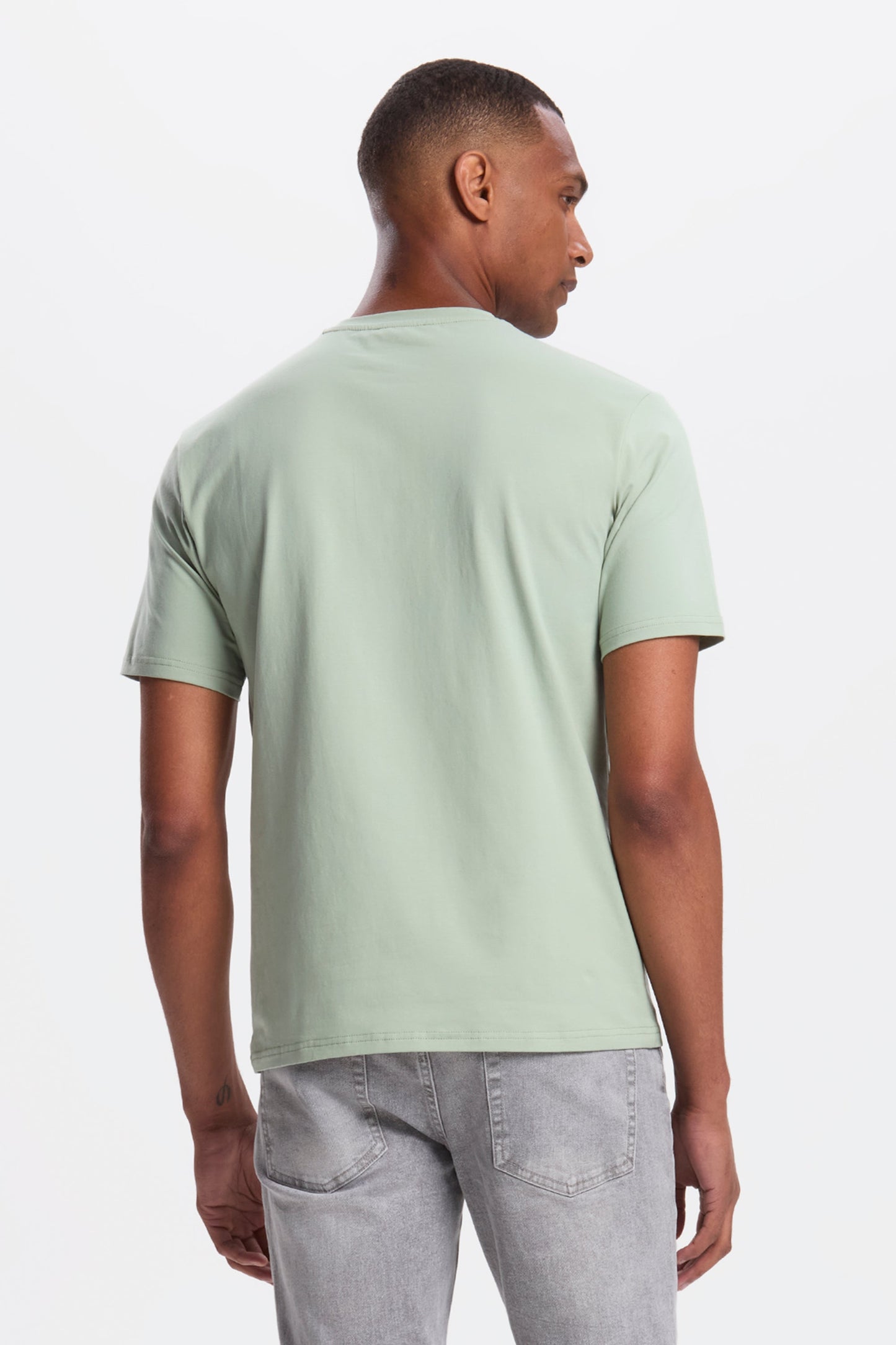 THE ESSENTIAL T-SHIRT