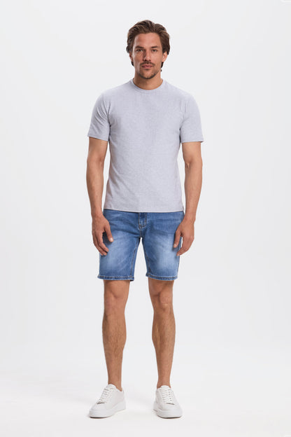 THE ESSENTIAL T-SHIRT