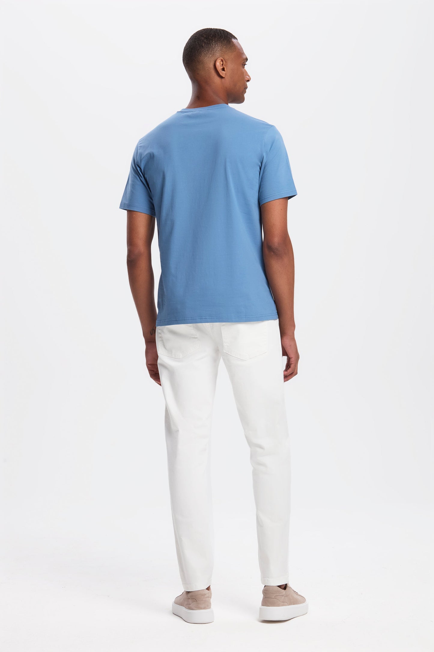 THE ESSENTIAL T-SHIRT