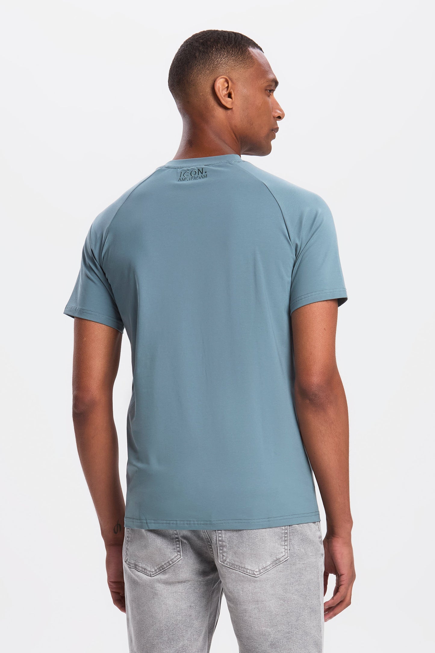 THE MUSCLE BASIC T-SHIRT