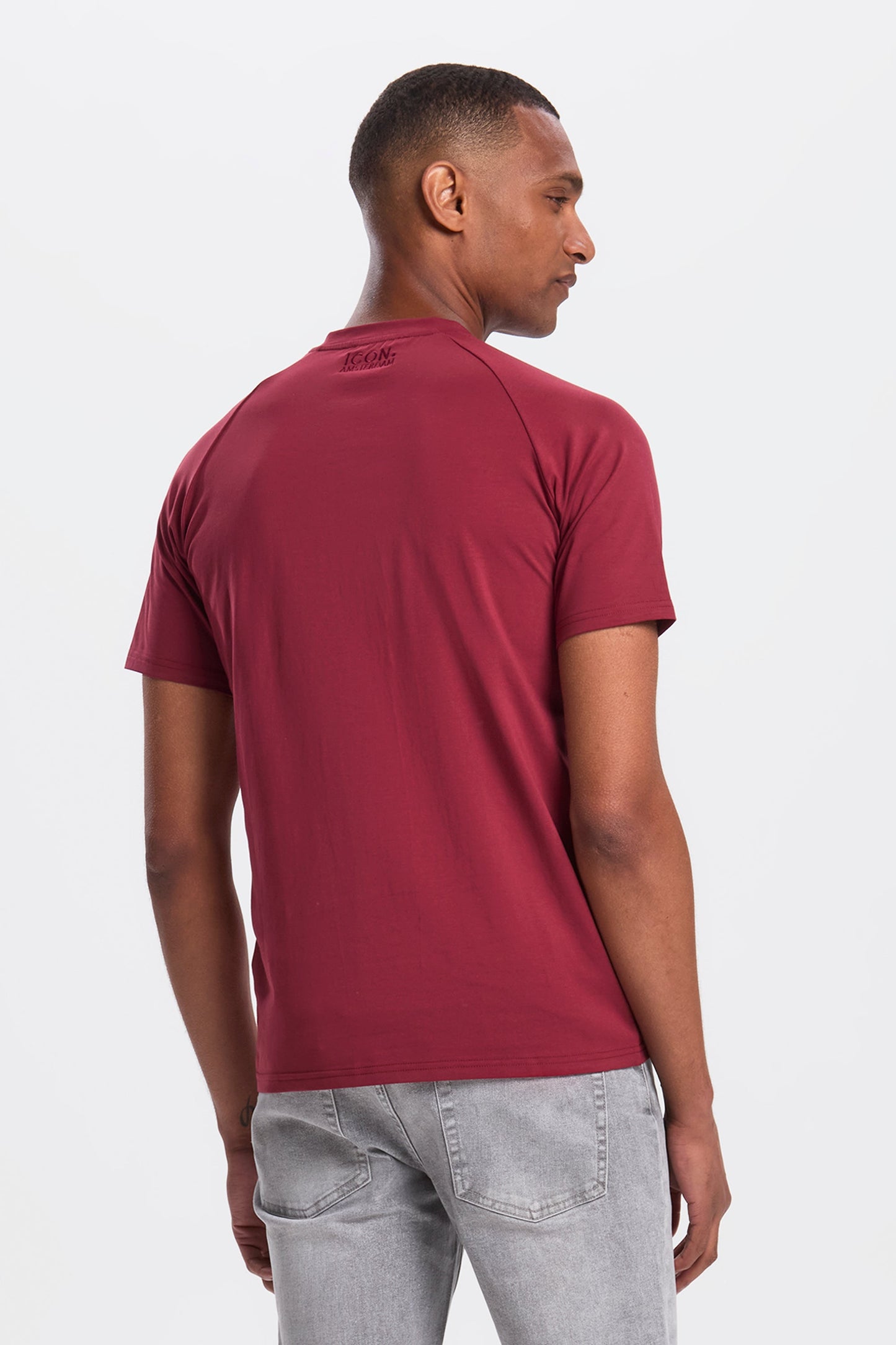 THE MUSCLE BASIC T-SHIRT