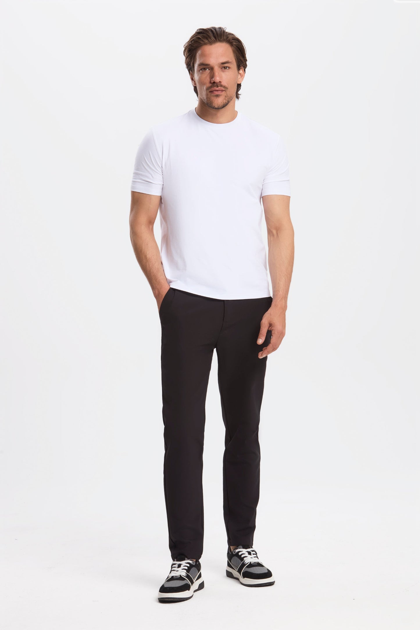 THE ESSENTIAL T-SHIRT