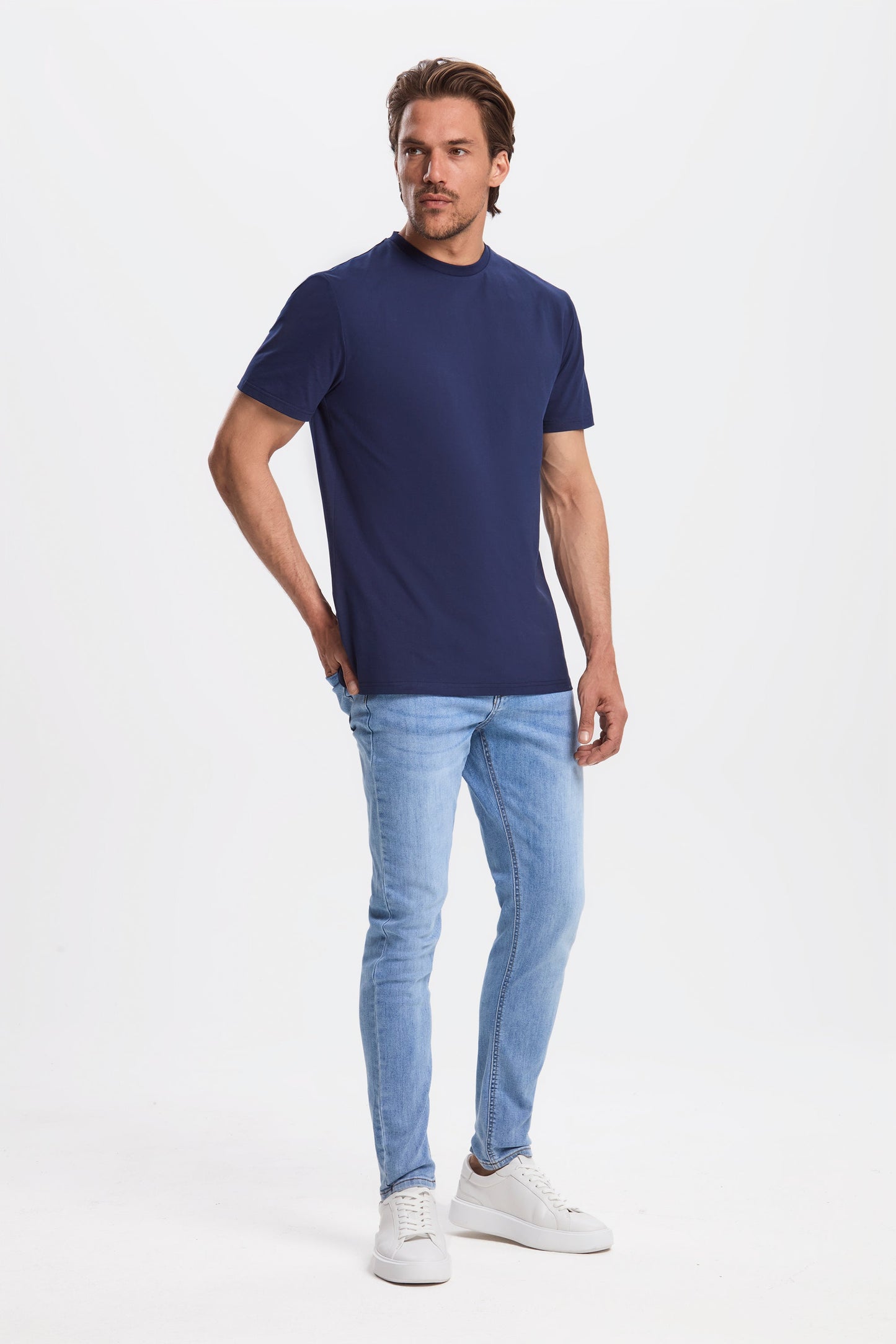 THE ESSENTIAL T-SHIRT