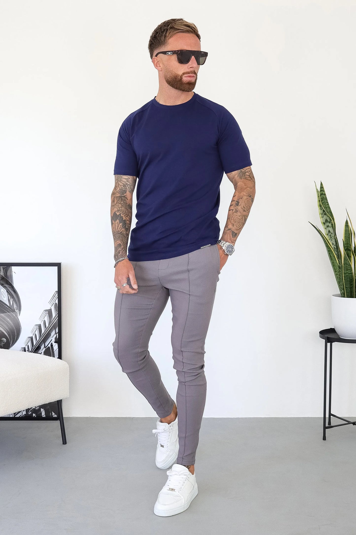 THE MUSCLE BASIC T-SHIRT